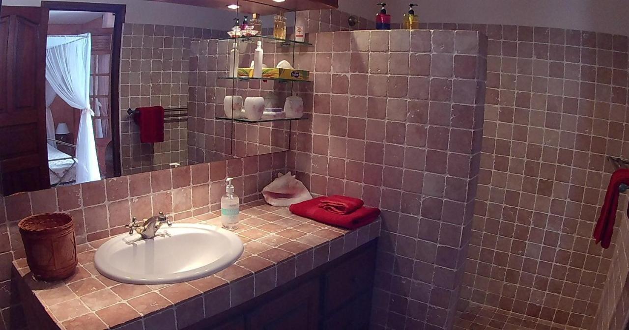 Agreable Chambre D'Hotes, Sdb, Piscine, Carbet Cuisine. Saint-Claude Exterior photo